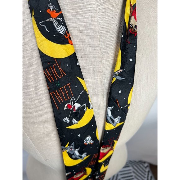 Looney Tunes Addiction Halloween Twick or Tweet Tie Polyester Black - Picture 10 of 16